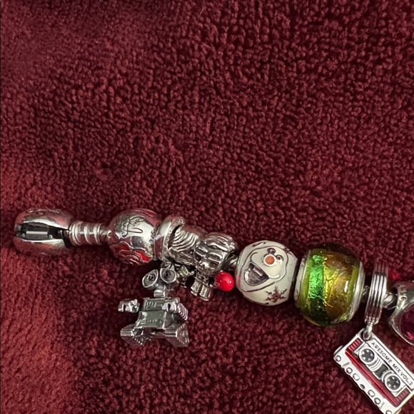 Pandora bracelet with Disney themed charms - Picture 10 of 14